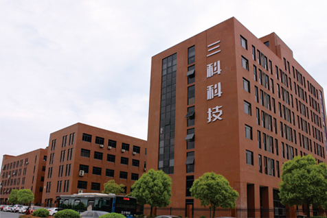 “在“工業(yè)4.0”的大環(huán)境下，國(guó)產(chǎn)品牌要如何與國(guó)外品牌競(jìng)爭(zhēng)？”